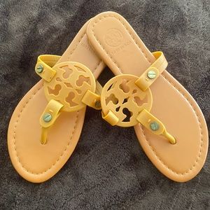 Tory Burch jelly sandals orange size 7